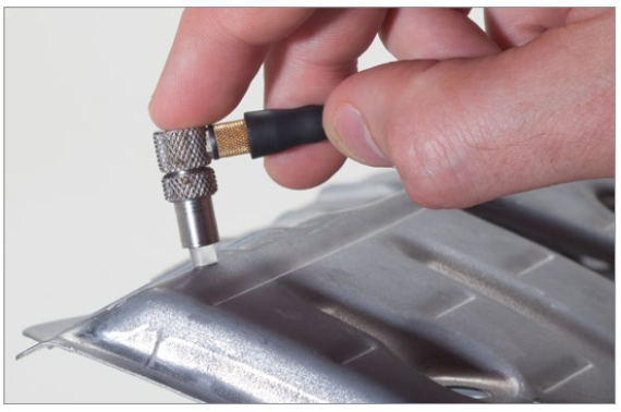 45MG測厚儀對金屬進(jìn)行厚度測量