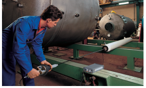 使用延長桿的旋轉(zhuǎn)電極測試管道內(nèi)部涂層